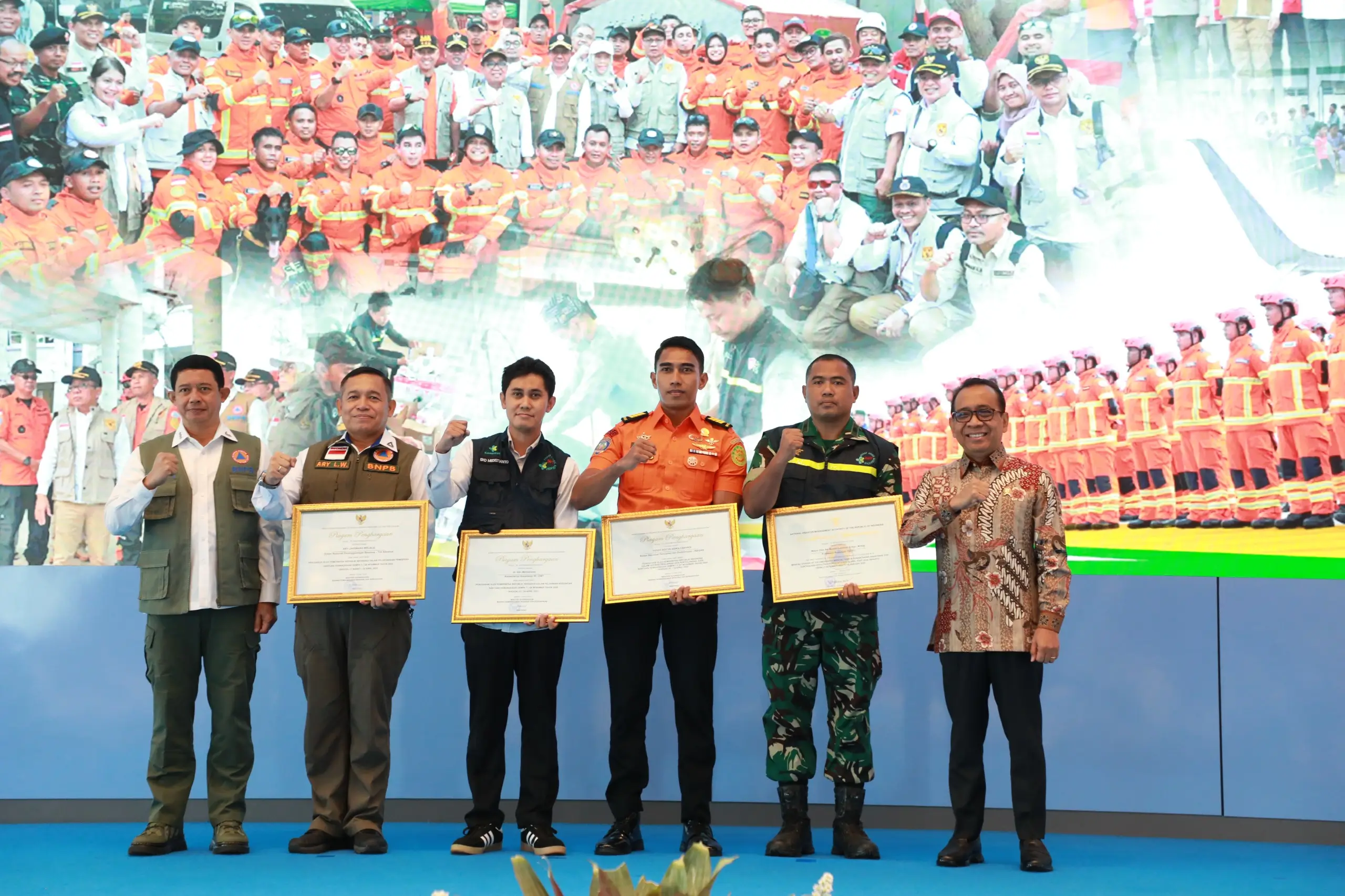 Anugerah Penghargaan Misi Kemanusiaan Pascabencana Vanuatu dan Myanmar